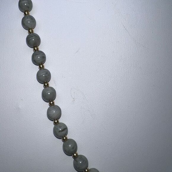 Monet Vintage Marbleized Gray‎ Glass Bead Necklace - Picture 2 of 8